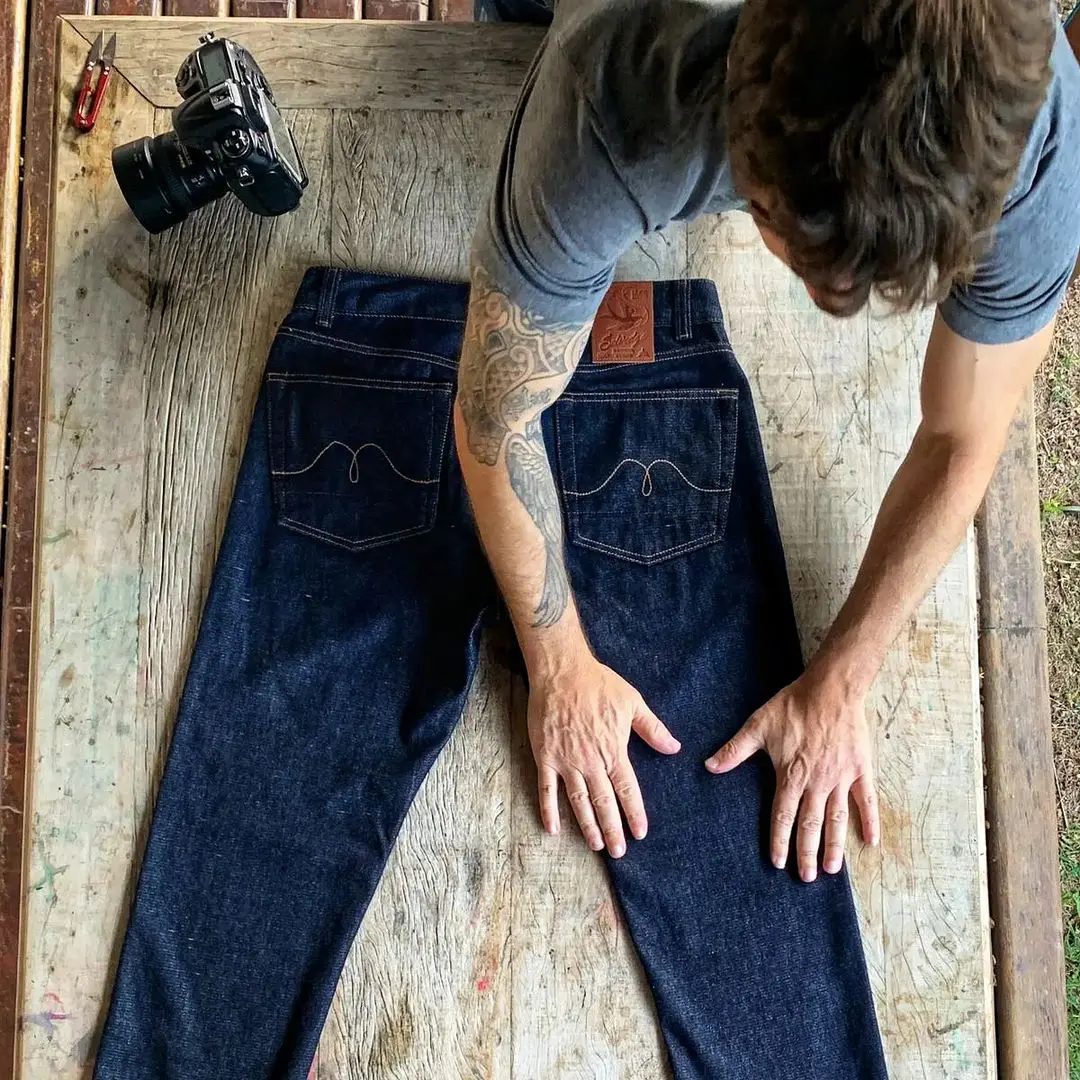 Raw Denim: O Guia Completo Sobre o Jeans Bruto